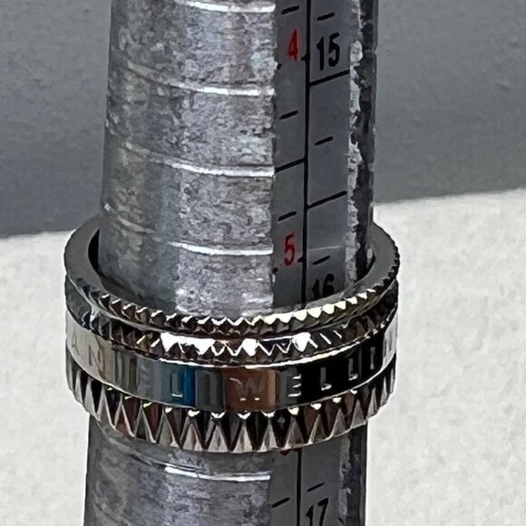 Daniel Wellington Elevation Ring 52 US 6 Silver Stainless Steel Geometric NWOT - Picture 4 of 8